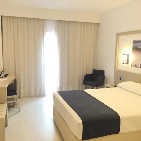 Hotel Plaza 4*
